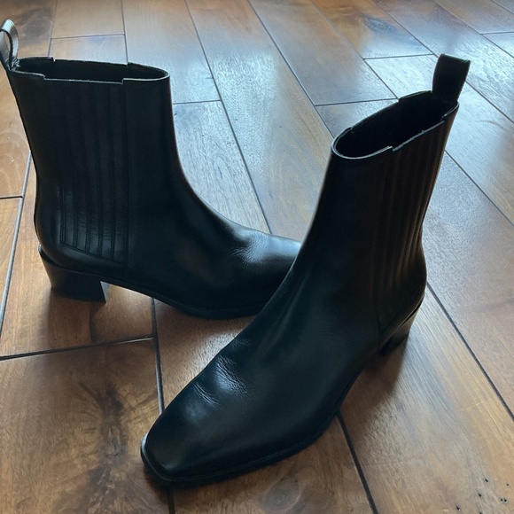 Aeyde Neil Leather Black Chelsea Pull On Boots Size 37 - Picture 2 of 5